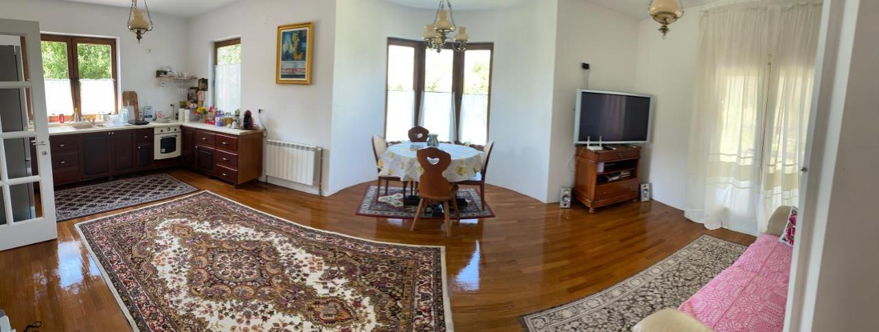 Casa Dea Βίλα Gladna Montana Εξωτερικό φωτογραφία